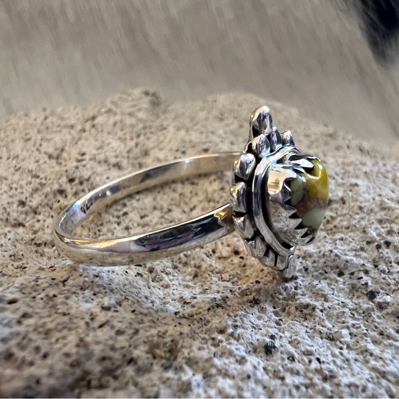 ❤️ Honey Dahlia Kingman Turquoise Heart Shape Ring 925 Navajo Southwestern Sz 8 - Picture 3 of 17